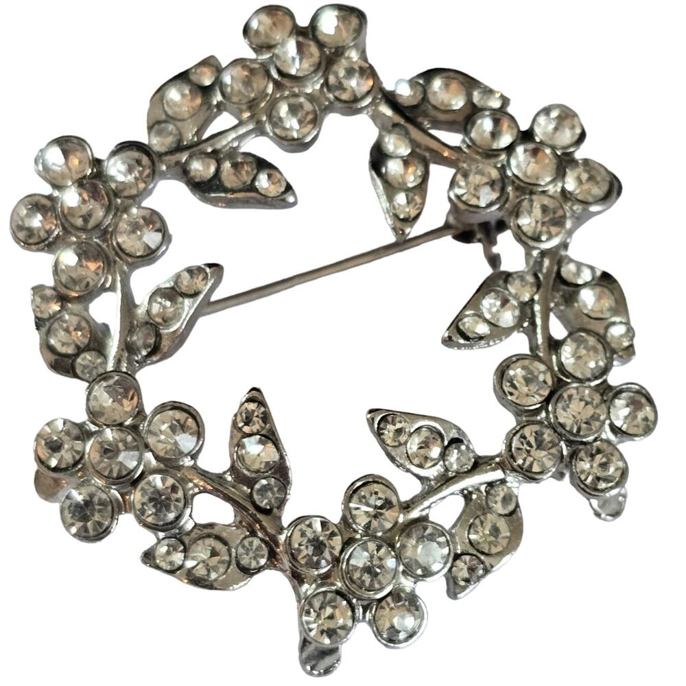 Vintage Brooch Floral Daisy Rhinestone Wreath Silver Tone Cocktail Party Bling